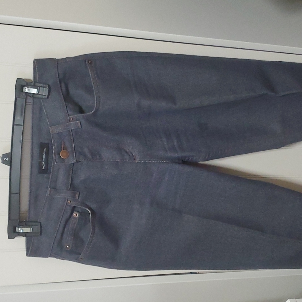 MODA International jeans